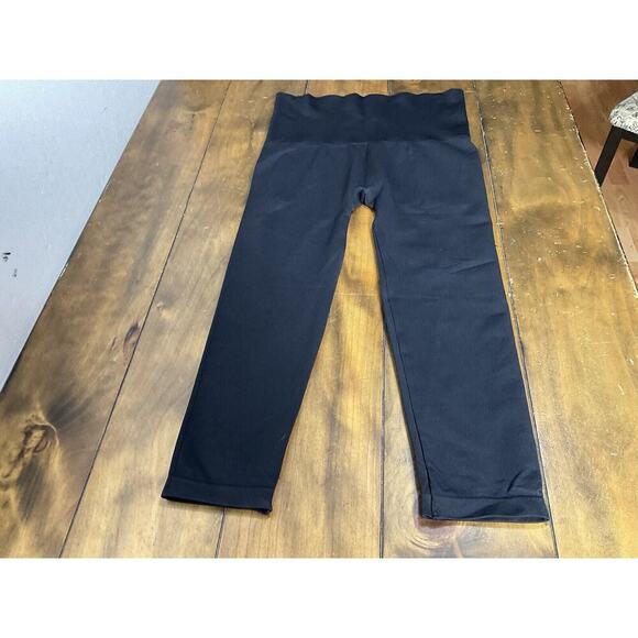 Spanx Cropped Look at Me Now Seamless Black Leggings- SIZE 3X - Picture 2 of 7